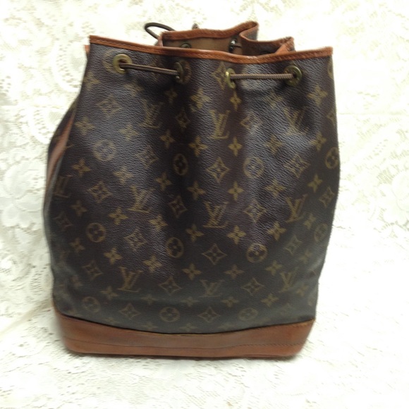 Louis Vuitton Brown Mono GM Bucket Draw String - Picture 3 of 16